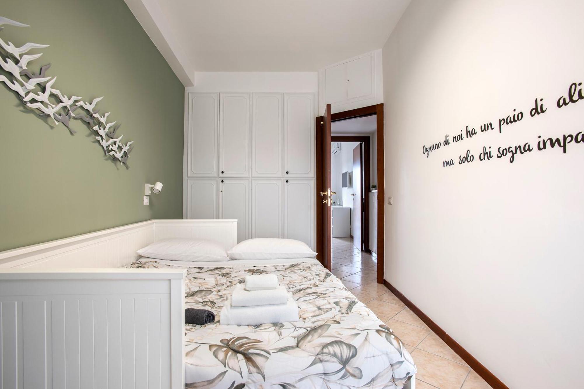 Stylish & Cozy - 5 Star Location- Balcony - City View روما المظهر الخارجي الصورة