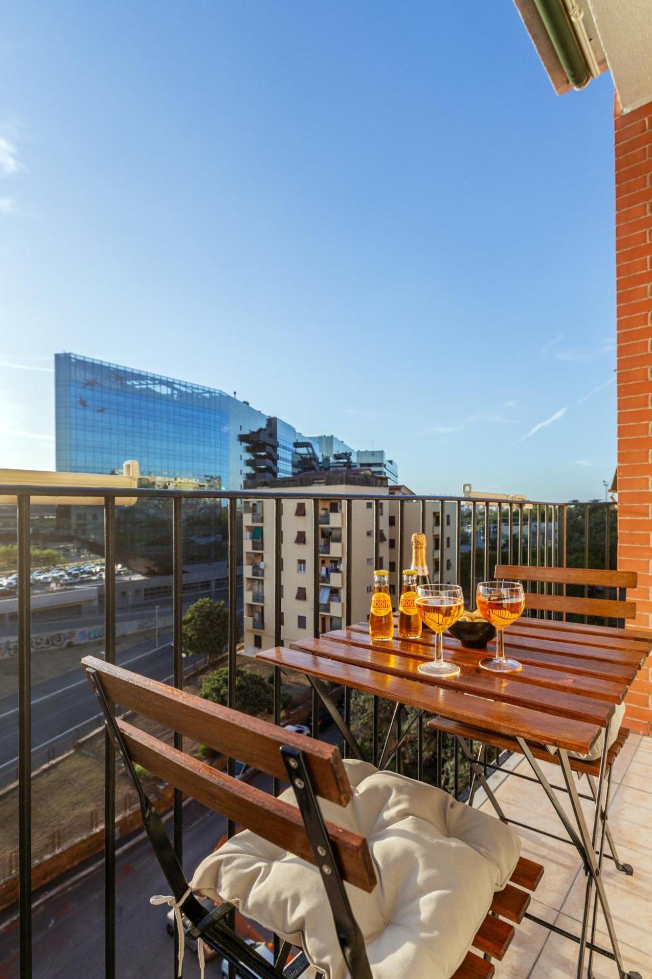 Stylish & Cozy - 5 Star Location- Balcony - City View روما المظهر الخارجي الصورة